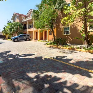 Cozy, Upscale Centrally Located In Kgn 6 Apartment Kingston